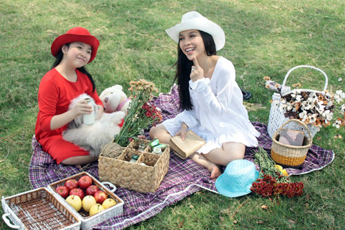 Mẹ con Hiền Thục nhí nhảnh đi... bán sữa - 10