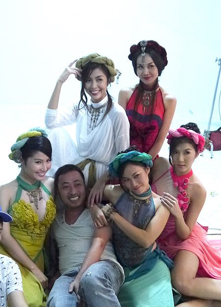 Thanh Hằng, Hà Tăng hóa "sát thủ" cổ trang - 14
