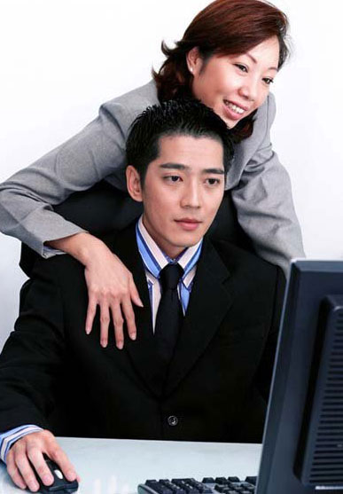 Làm sao cưỡng lại được áo hở ngực! - 1