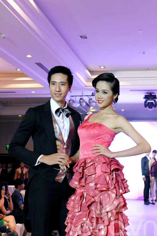 Mr Đàm 'ra tay' chấm Siêu mẫu 2012 - 12