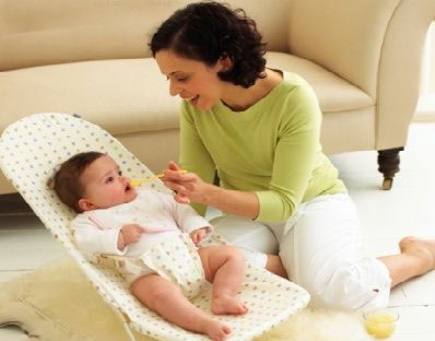 Đẩy lùi táo bón ở bé nhũ nhi - 1