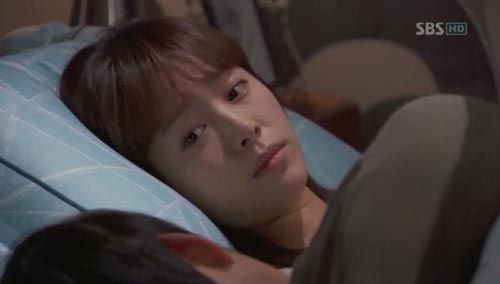 Cảnh "giường chiếu" rung động khán giả của Yoochun - 2