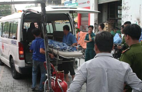 Đau lòng: Cháy sát cây xăng, bé 4 tuổi bị thiêu chết - 1