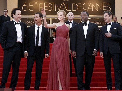 Heidi Klum và Nicole Kidman ‘đọ’ lưng trần quyến rũ - 7