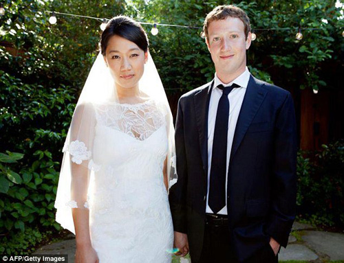 "Super soi" vợ mới cưới của CEO Facebook - 1
