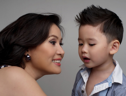 Thân Thúy Hà mãn nguyện bên con trai 3 tuổi - 2