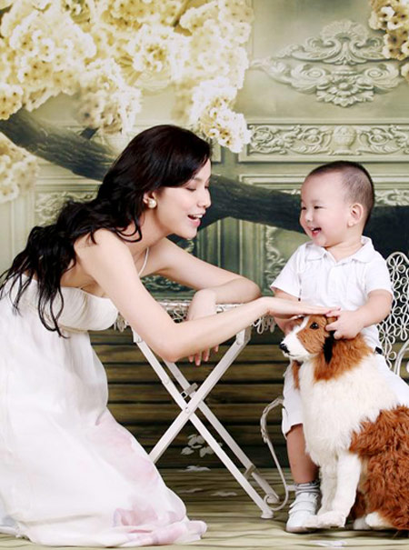 Con trai HH Thùy Lâm đẹp như thiên thần - 3