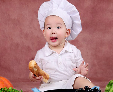 Con trai HH Thùy Lâm đẹp như thiên thần - 5
