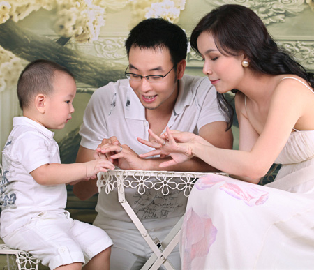 Con trai HH Thùy Lâm đẹp như thiên thần - 7