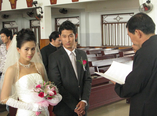 Xem Huy Khánh tiếp tục làm... siêu Sở Khanh - 1