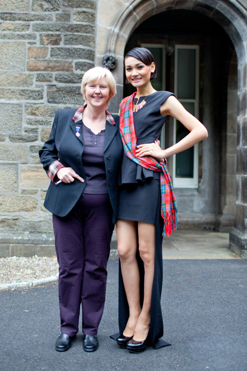 Dàn 'chân dài' VNNTM du hí Scotland - 6