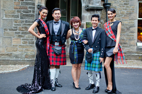 Dàn 'chân dài' VNNTM du hí Scotland - 2