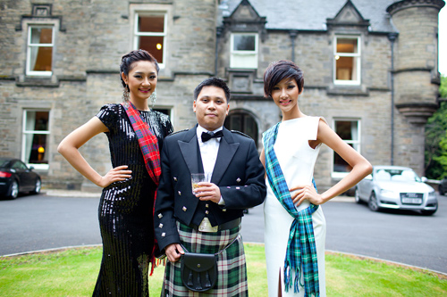 Dàn 'chân dài' VNNTM du hí Scotland - 4