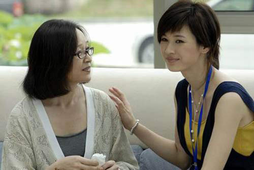 Mẹ chồng dạy con dâu 'chuyện ấy' - 1