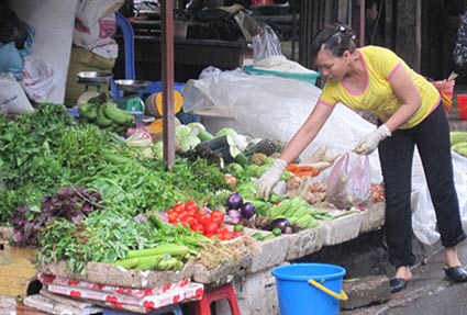 Rẻ như thịt lợn, đắt như rau xanh - 1