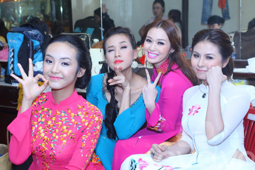 Vân Trang nổi bật giữa dàn siêu mẫu - 5