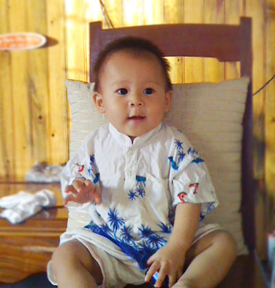 Bé trai thông minh, mắt sáng long lanh - 3