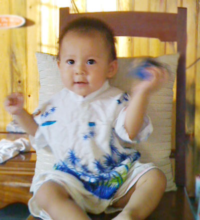 Bé trai thông minh, mắt sáng long lanh - 5
