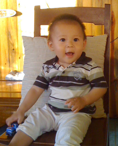 Bé trai thông minh, mắt sáng long lanh - 6