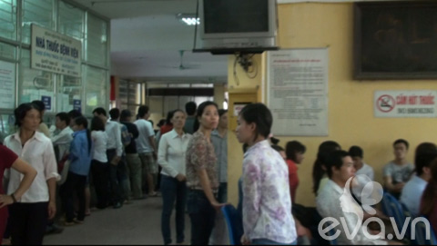 HN: Sản phụ chen nhau nằm tại BV Phụ sản - 2