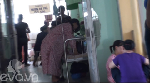 HN: Sản phụ chen nhau nằm tại BV Phụ sản - 7