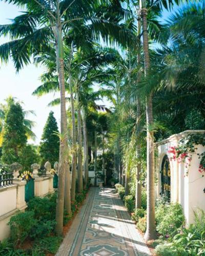 Nhà "long lanh" của huyền thoại hãng Versace - 5