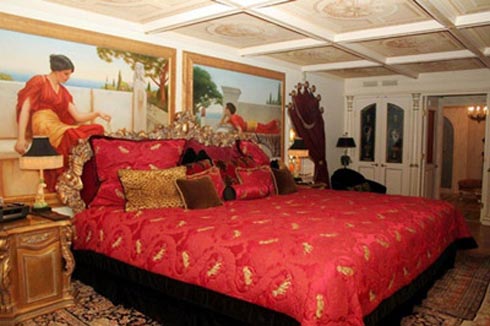Nhà "long lanh" của huyền thoại hãng Versace - 15