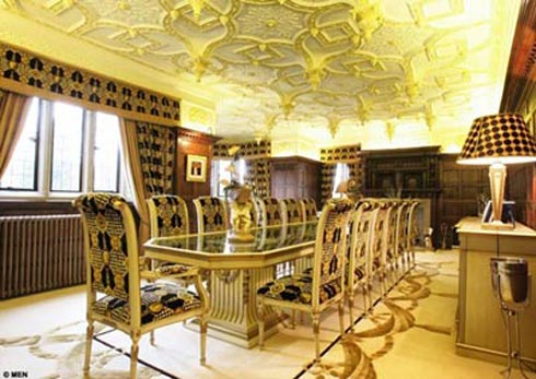 Nhà "long lanh" của huyền thoại hãng Versace - 16