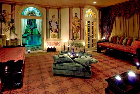 Nhà "long lanh" của huyền thoại hãng Versace - 11