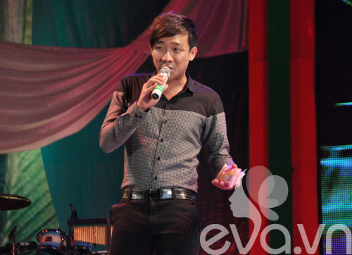Quang Lê nhận “mưa hôn” trong liveshow - 10