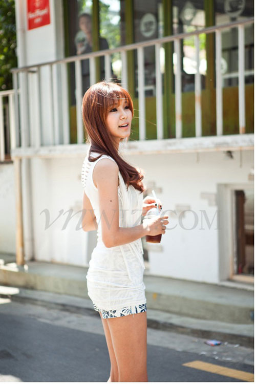 Mốt “hở lưng” khuấy động ngày hè - 6