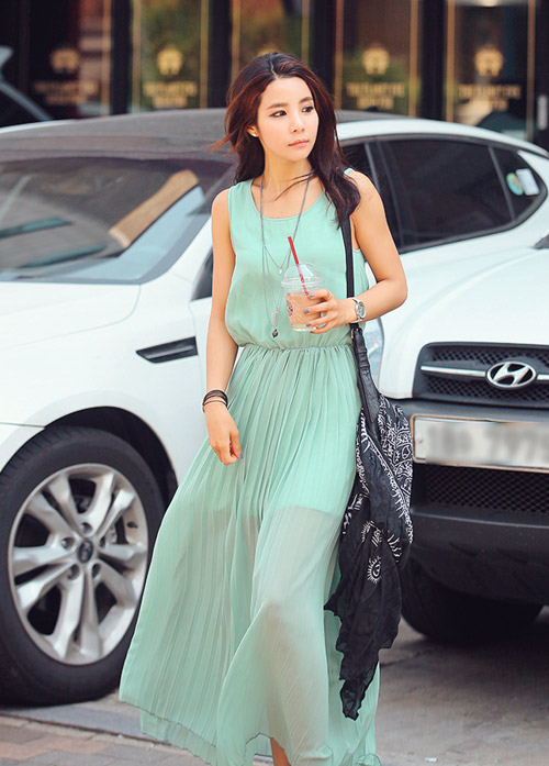 Chọn đầm xanh mát rượi mùa hè - 5