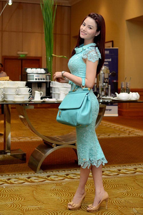 Ốc Thanh Vân tiếp tục 'xào lại' váy Vũ Thu Phương - 5