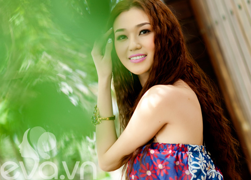 Cuối tuần Khánh My 'mát mẻ' với tông xanh - 3