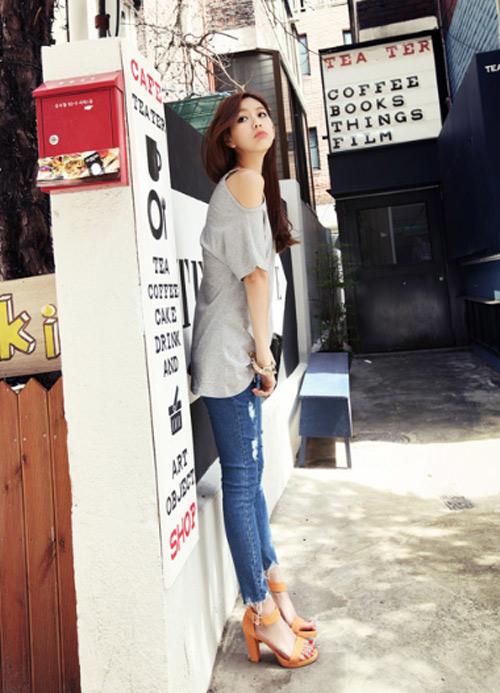 Giày đế thô 'hớp hồn' giới trẻ mùa hè - 2