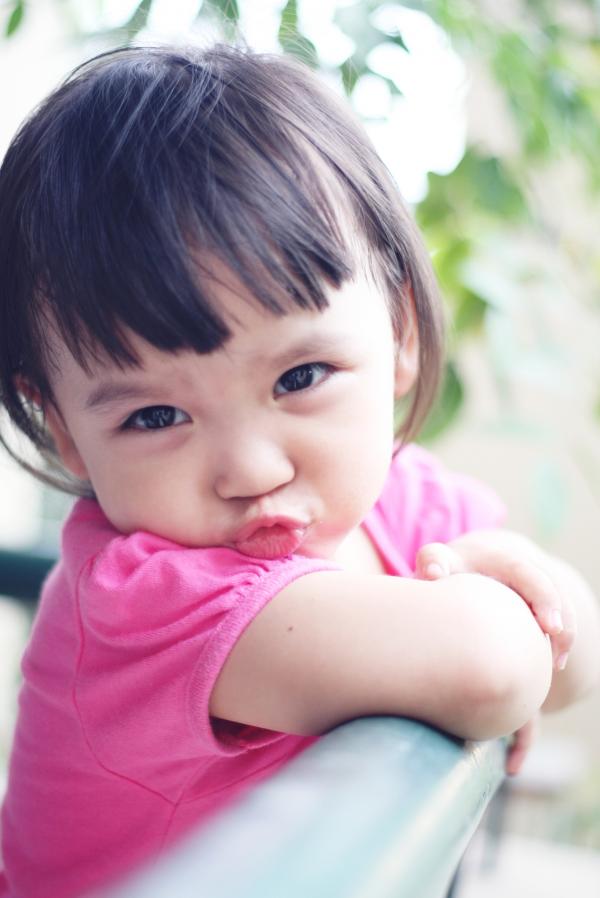 Mẫu nhí: Châu Anh 'giòn cười, tươi khóc' - 1