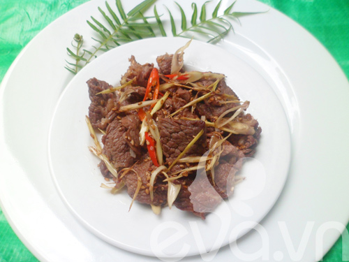 Hấp dẫn với thịt nai xào sả ớt - 6