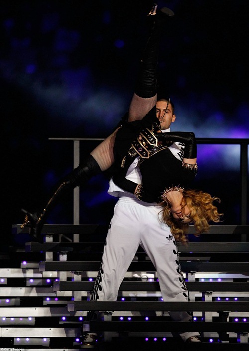 Madonna: Bao giờ mới ngừng ‘khoe thân’ phản cảm? - 3