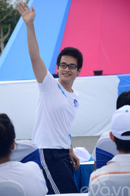 Ngô Thanh Vân nhiệt tình chạy bộ vì người nghèo - 7