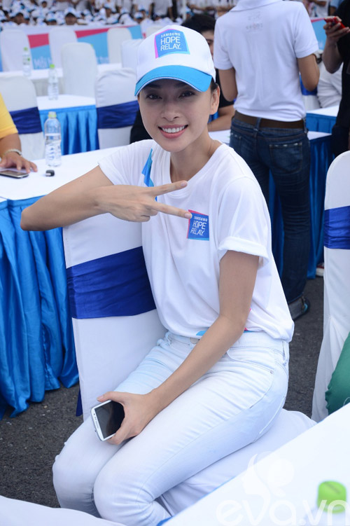 Ngô Thanh Vân nhiệt tình chạy bộ vì người nghèo - 3