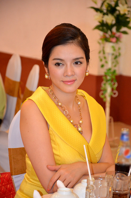 Duyên dáng như Lý Nhã Kỳ - 1