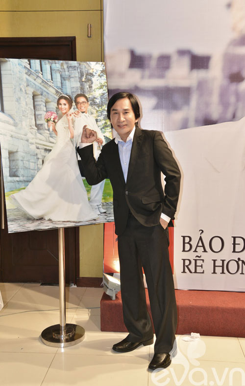 Hoài Linh giả gái, mặc áo dài đi ăn cưới Hồng Tơ - 24