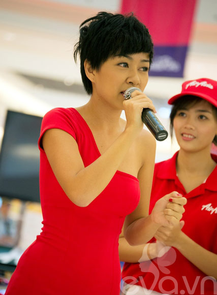 Thảo Trang sánh bước cùng NS Dương Khắc Linh - 2