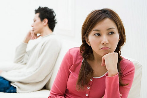 Cứ ôm bạn gái là đau "cậu bé" - 1