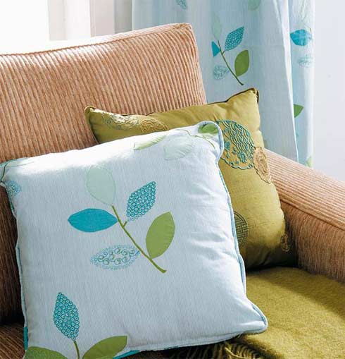 Gối "kiêu sa" nâng vẻ đẹp ghế sofa - 7