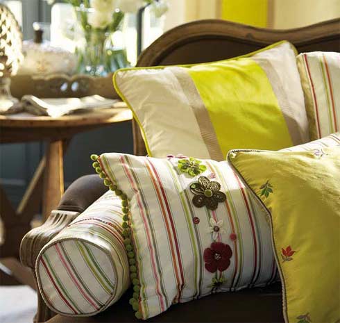 Gối "kiêu sa" nâng vẻ đẹp ghế sofa - 6