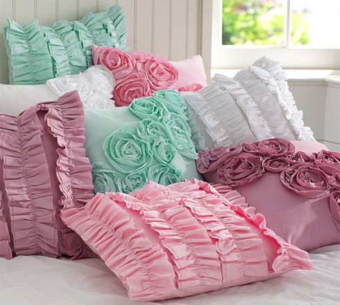 Gối "kiêu sa" nâng vẻ đẹp ghế sofa - 2