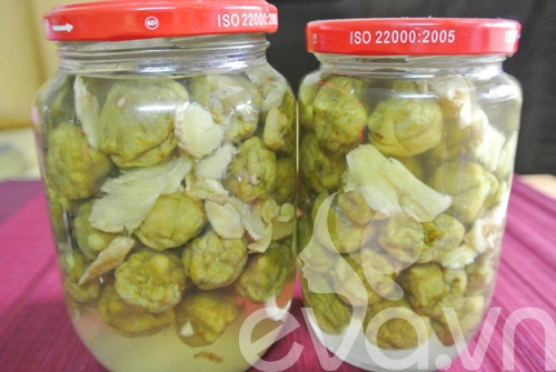 Thưởng thức ly sấu ngâm mát lành - 7