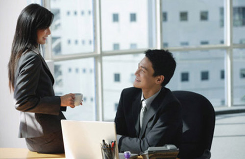 Đàn ông cũng là nạn nhân của tình công sở - 2