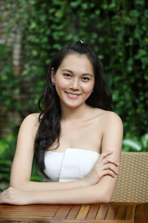 Ngọc Thạch gợi cảm với bờ vai trắng mịn - 4